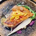 MAISON INCO - 鶏のグリル　オレンジと粒マスタードソース　紫芋のマッシュ添え