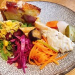 MAISON INCO - オードブル　キッシュをはじめ色とりどりの野菜たっぷりデリ　