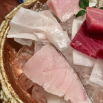 めしの助 - 【奥から】ぶり、くえ、さわら