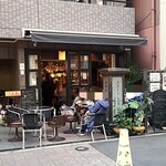 珈琲専科 貴族 - 店前がテラス席に