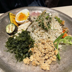 SPICE GATE - 京風スパイス朝定食
      鶏キーマと魚介出汁のカレー 1200円
      （ - 小盛に変更 50円）