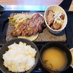 Ishiyaki Suteki Zei - 角切りステーキ&厚切り焼豚ランチ　1390円