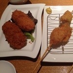 Soba-Ya Haruna - 左ーカニクリームコロッケ　右ー牡蠣の串揚げ・そら豆の串揚げ