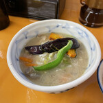 とん汁と玄米の店 檍食堂 - 具沢山なとん汁はやや甘めな麦味噌仕立て。