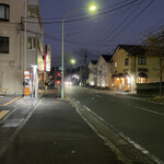 YAKITORI BAR GO - お店の前の通り