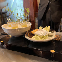 横浜うかい亭 - とうもろこしの冷製スープと春巻き