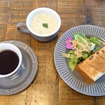 チャウディー - ●Morning set　A set（トースト）500円
●モーニングチャウダー（クラムチャウダー）300円
モーニングサービス頼むつもりが
わりかし金額が逝っちゃった（笑）