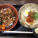 肉のヤマキ商店 - カルビ丼小冷麺ハーフセット(税込970円)