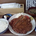 えびすや - チキンカツ定食全景