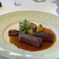 ベージュ アラン・デュカス 東京 - 