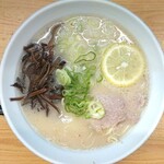 博多豚骨ラーメン 一純屋 - 塩豚骨ラーメン ￥750