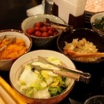 ステーキ割烹あだち - 食べ放題のお漬物②