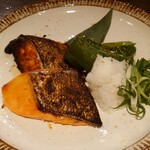 飲んべぇ食堂 らくだ屋 - 鮭の西京焼き