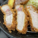 とんかつ 栄ちゃん - レフトサイド。赤身の優しさ。
