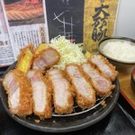 とんかつ 栄ちゃん - 溢れてないよう全部受け止めたよ