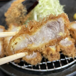とんかつ 栄ちゃん - 熱々の右端。痺れた