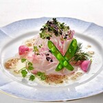 メインダイニング - 【公式HP】川奈コーストディナー：鮮魚の薄切 サラダ仕立て 川奈特製ヴィネグレットソース