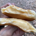 喜福堂 - クリームが手につかないようにするためだけにある生地、激薄、ほぼクリーム、シュークリームのパン生地版