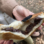 喜福堂 - 生地はふわっとしてお饅頭みたいな食感、高級な味わいのつぶあん