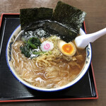 Tokuchan Ramen - 手打ちワンタン麺。1100円。