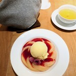 お茶とお菓子まやんち - ピーチメルバ