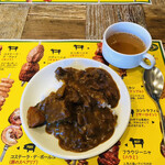 188677009 - カレーにはお肉がゴロゴロ