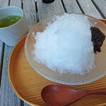 とらや工房 - かき氷白蜜。おかわり自由のお茶付きで1,100円。