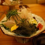 露石 - 河豚の湯引きです。あぶつ切りになっています