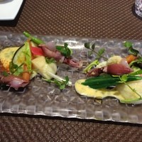 リストランテ ペガソ - 富山湾産ホタルイカと色々な野菜のサラダ仕立て アイオリソース
