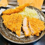 Tonkatsu Maruya - 特ロースとエビフライ