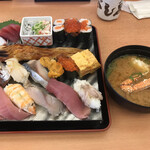 沼津魚がし鮨 流れ鮨 - 