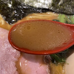 麺家 龍 - しっかり炊いたスープ