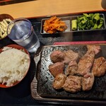 ワンダーステーキ - 私が頼んだ、熟成赤身(180g)セット(税込1,100円)