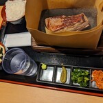 ワンダーステーキ - チビが頼んだ、牛ロースステーキ(180g)セット(税込1,100円)