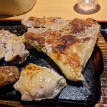 ワンダーステーキ - チキンも香ばしいし、柔らか～