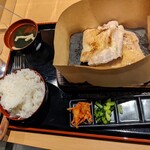 ワンダーステーキ - 兄ぃが頼んだ、Wチキンステーキ(400g)セット(税込1,100円)