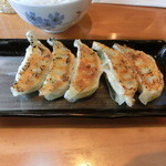 をうみ - 餃子（330円）