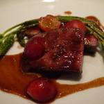 クッチーナ イタリアーナ ガッルーラ - オリーブ牛　さくらんぼを添えて