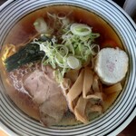 食麺酒処鉄ぺい - 醤油ラーメン 650円(税込)。
