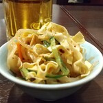 順香 - お通し(300円)]は、台湾湯葉の中華風和え物（2022年10月）