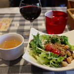 イル・キャンティ  - スープ、サラダ、赤ワイン、お水（2022年10月）