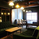 BEER CAFE CENTO ANNI - 2階部分ソファーを中心にした席配置になっています！2階貸切大歓迎です！！！