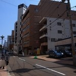 stock - この右手の建物