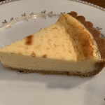 カフェ・ル・プティ・ニ・トロワ - ベークドチーズケーキ