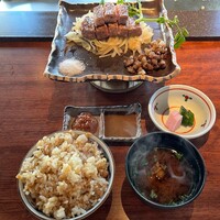 横浜瀬里奈 ステーキドーム - 