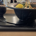 カニ蟹 crab noodle 三宮 - 白蟹noodle蟹味噌バター仕立てカニ飯セット（器が特徴的ですね）