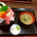 海鮮亭 高はし - 市場海鮮丼