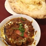 エー・ラージ - カリーラルマサラ、チーズナン