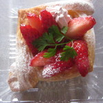 パン ドゥダン - いちごのデニッシュ