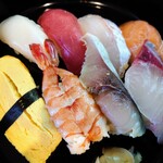 三笠寿司 - 令和4年11月 ランチタイム
            にぎり寿司定食のにぎり8貫